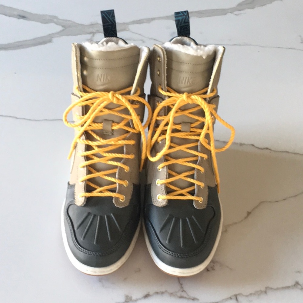 NIKE Waterproof Suede Wedge Tennis Shoe!